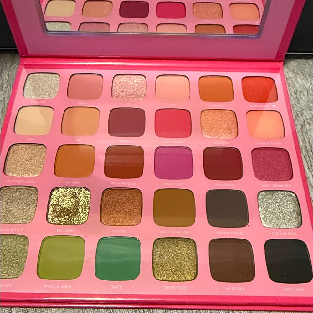 Morphe X The Jeffree Star Artistry Eyeshadow Palette 30 Shades, New w/ Box - Picture 6 of 7